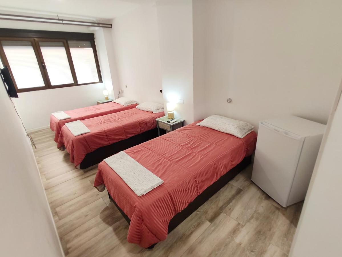 Palafox 23 Hostel Madrid Exterior photo